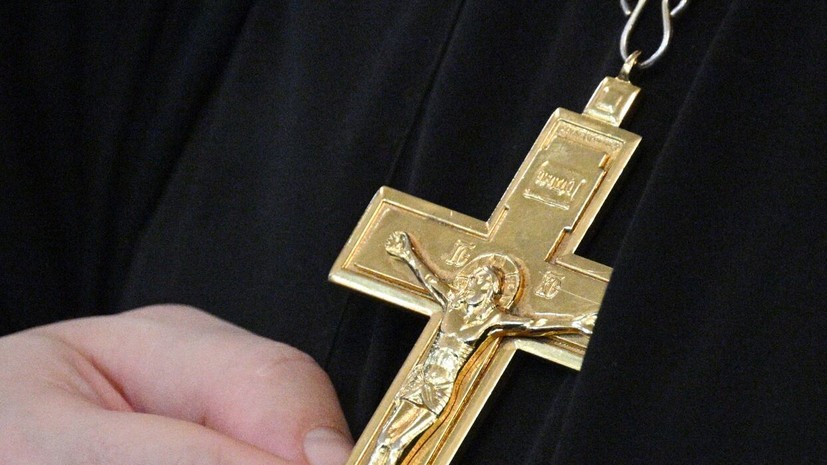 На Украине сотрудники военкомата задержали священника во время крестного хода