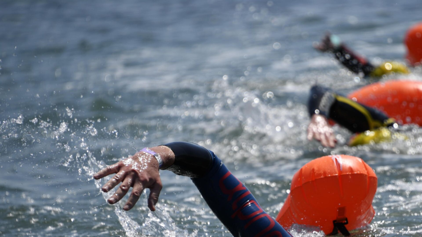 Hürriyet: российский пловец Свечников мог выбраться на берег Босфора