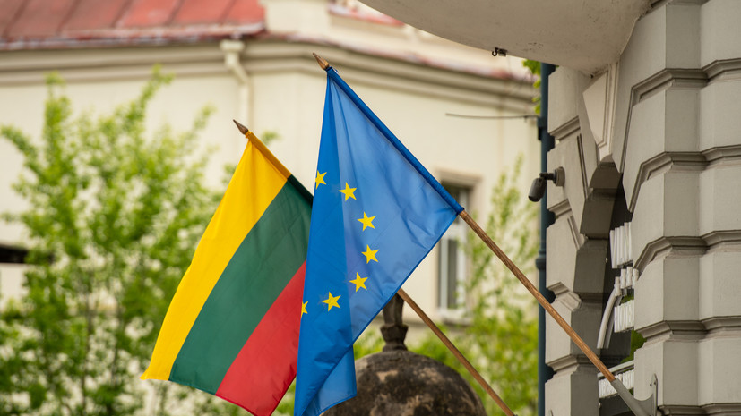 У здания парламента Литвы проходят протесты против правящей коалиции