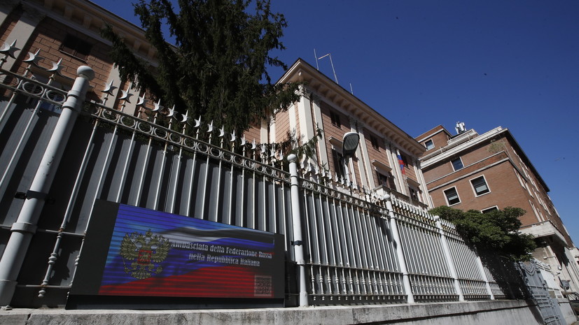 Посольство РФ обвинило министра спорта Италии в двойных стандартах