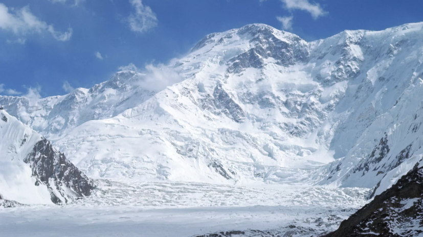 МЧС Киргизии уточняет число погибших в горах страны альпинистов