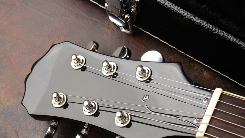 Госсовет Крыма рекомендовал запретить исполнение на улицах песен иноагентов