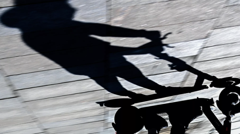 В центре Владивостока запретили кататься на электросамокатах в ночное время