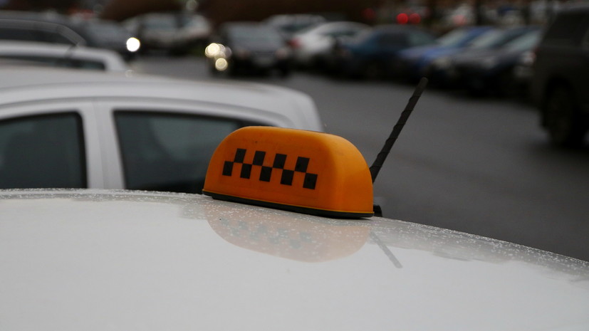 В Петербурге предложили штрафовать агрегаторов такси за нелегальных водителей
