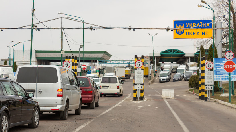 Погранслужба: военнообязанные до 22 лет уже начали выезжать с Украины