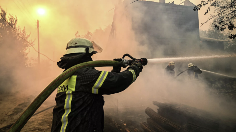 МЧС: 23 туриста заблокированы лесным пожаром под Геленджиком