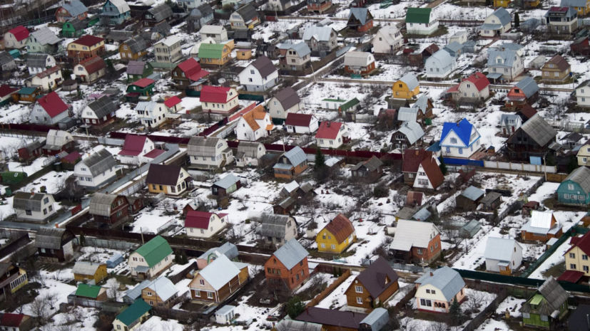 Россиянам объяснили, как подготовить дачный дом к зимнему простою