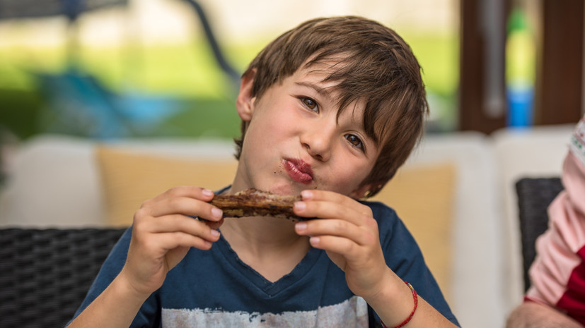 Невролог Демьяновская назвала мясо строительным материалом для иммунитета школьника