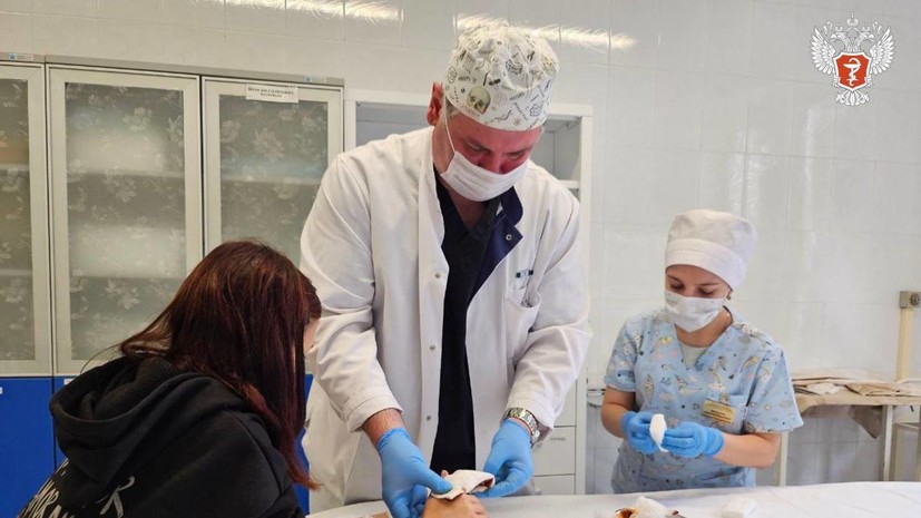 В Подмосковье врачи спасли девочку, у которой взорвался телефон в руках