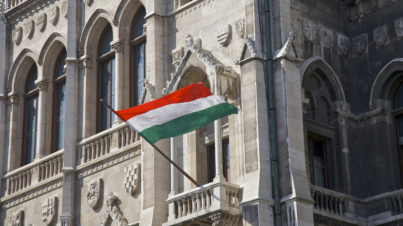 Политолог Блохин назвал Венгрию невидимым полем боя между США и Европой