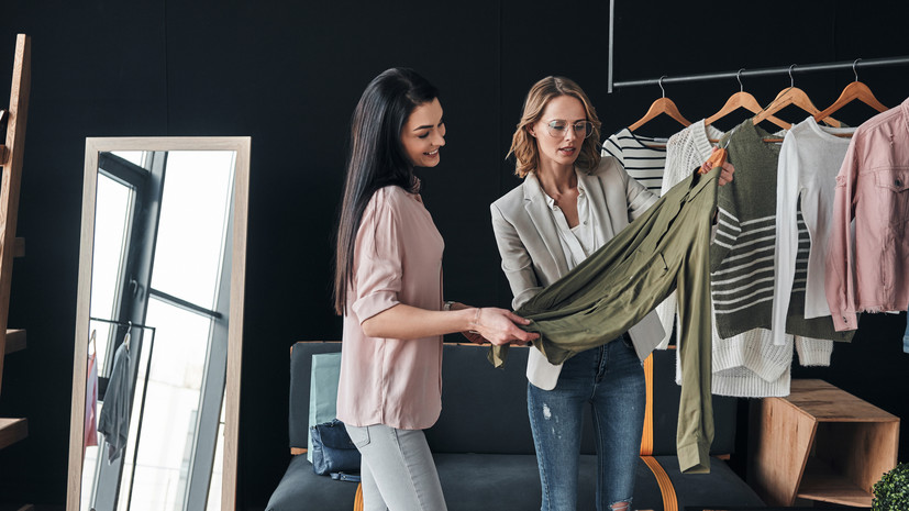 Стилист Лисовец посоветовал не перегружать образ в осенний сезон