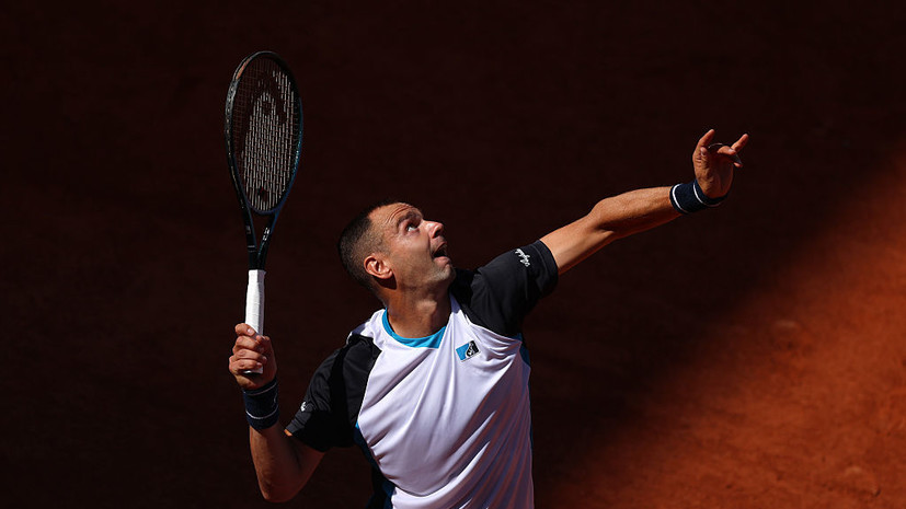 Сафиуллин проиграл Оже-Альяссиму во втором круге US Open 2025