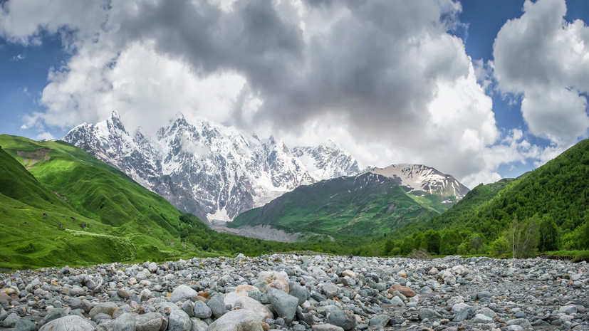 Спасатели эвакуировали тело погибшего Расторгуева с горы Джанги‑Тау