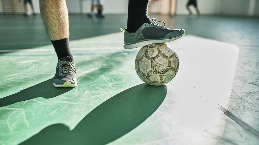 Нижегородский и нью-йоркский клубы по футзалу сделали совместное фото с флагами России и США