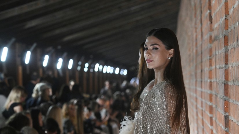 Жена Овечкина поучаствовала в показе на Московской неделе моды