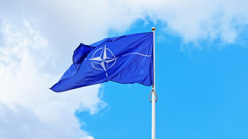 Экономист Сакс заявил, что НАТО следовало распустить ещё в 1990 году