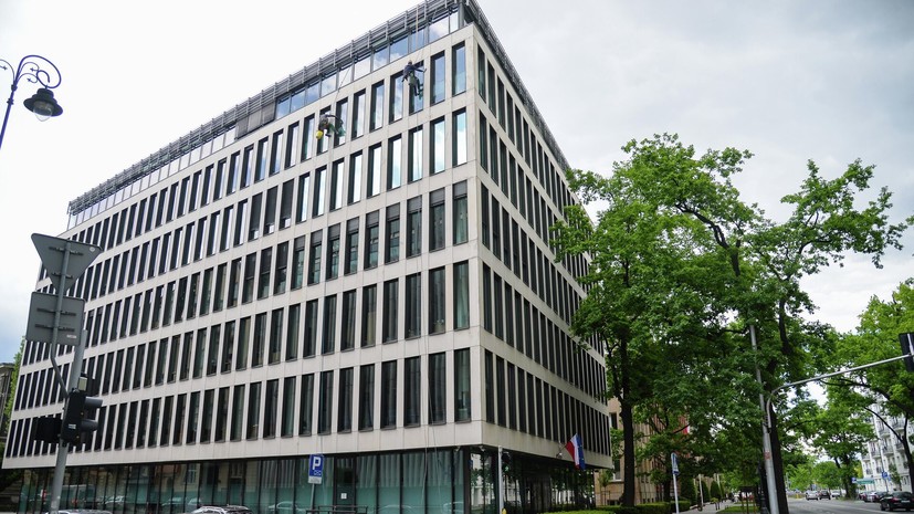 Глава МВД Польши заявил о депортации украинца, угрожавшего поджогами в стране