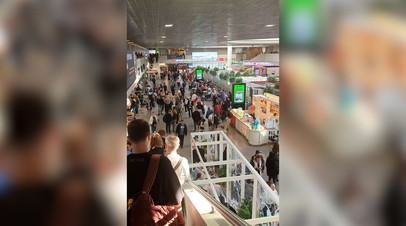 Около 18 часов в условиях ограничений: ситуация в аэропорту Пулково из-за отмены рейсов