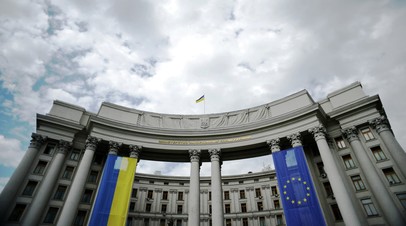 В МИД Украины возмутились, что на Венецианском кинофестивале подняли флаг России