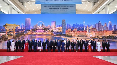 Лидеры стран-участниц саммита ШОС в в Тяньцзине