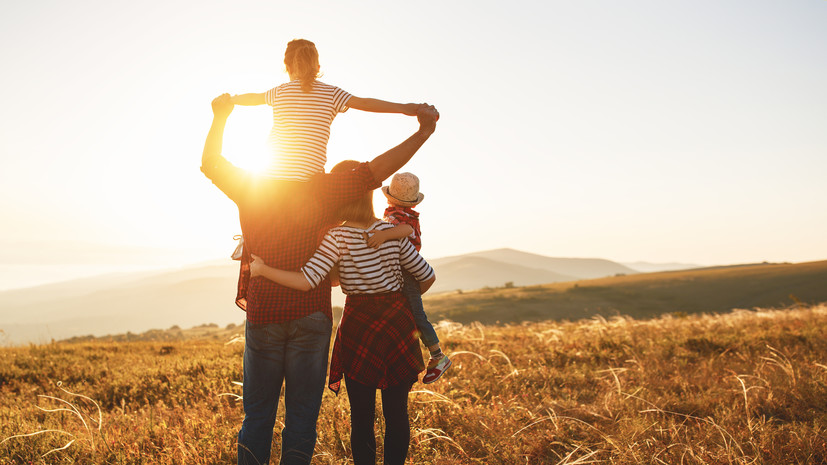 Экономист Балынин: для российских семей с детьми действует ряд мер поддержки