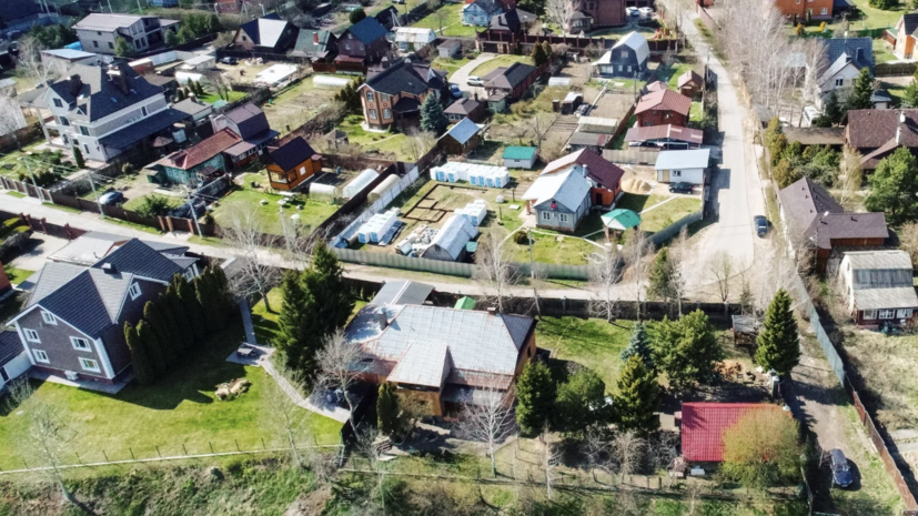 Адвокат рассказал, можно ли продать земельный участок отдельно от дачи