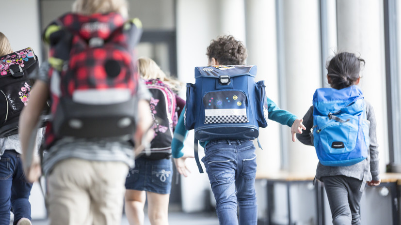 Специалист Сжёнов перечислил изменения для российских школьников с 1 сентября