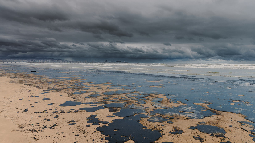 Объём утечки нефтепродуктов в Чёрном море может составлять 5 тонн