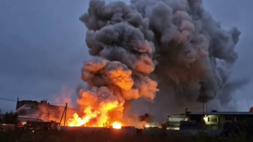 В Ярославле на территории промзоны произошёл крупный пожар