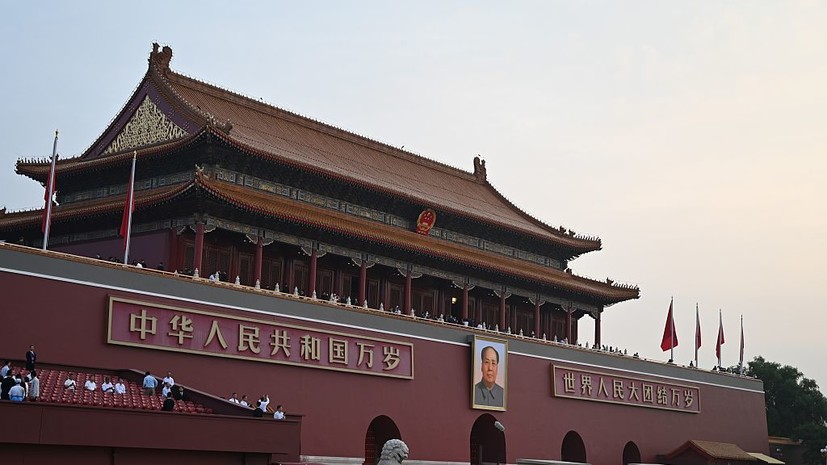 Си Цзиньпин поприветствовал  Путина на площади Тяньаньмэнь