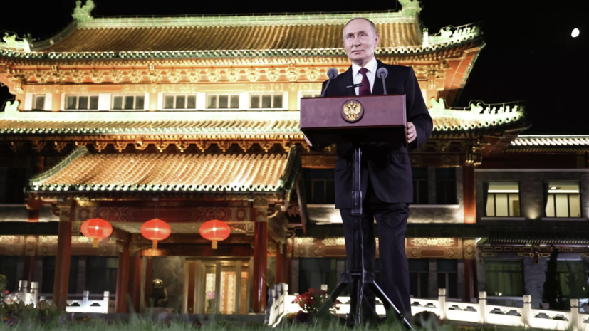 Путин: все попытки России решить украинский вопрос мирно были пущены под откос