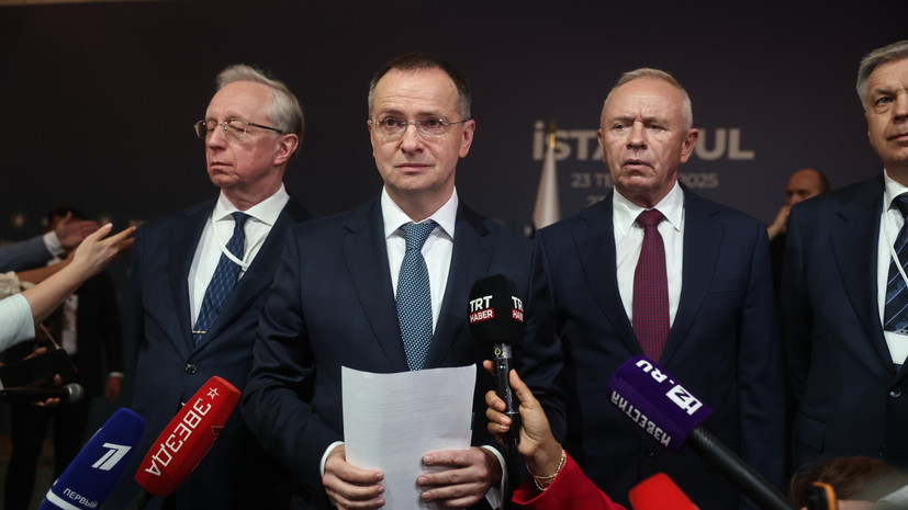 Путин: работа делегации России под руководством Мединского — хороший пример