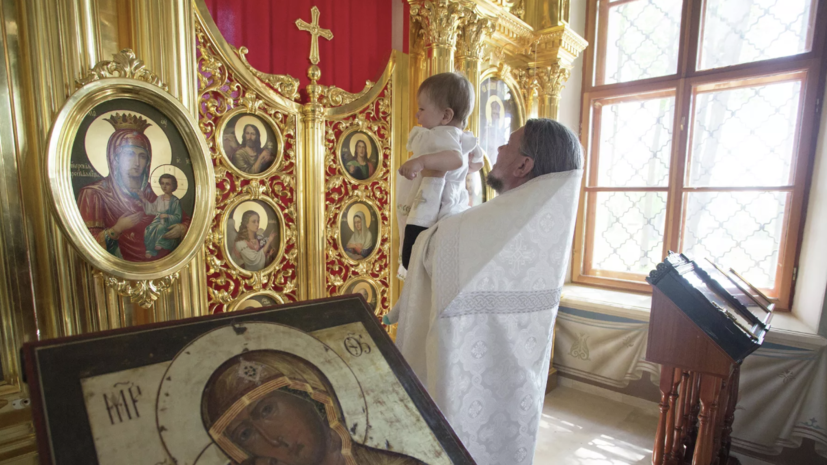 Священник Пархоменко: подросток может быть крёстным родителем