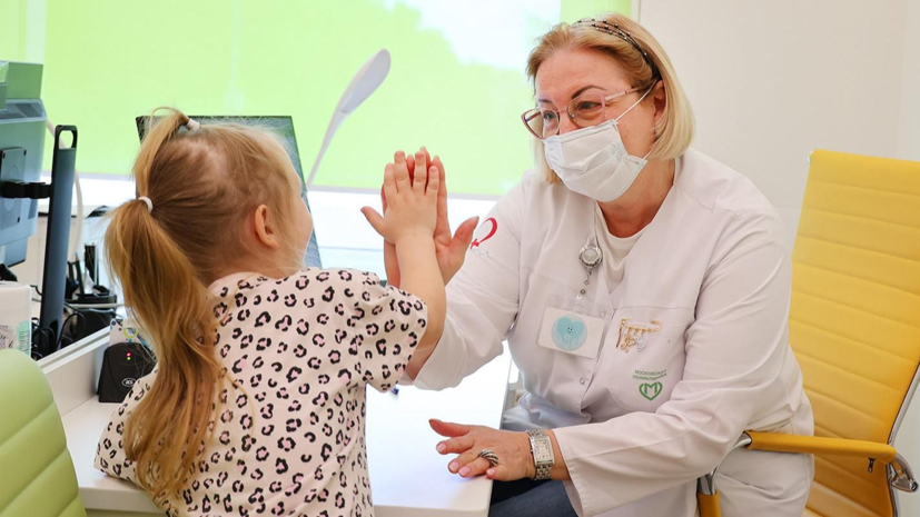 В поликлиниках Москвы оформили более 14 млн электронных справок на детей