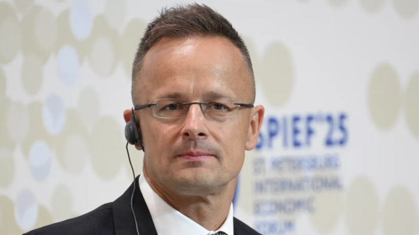 Сийярто ответил Зеленскому на претензии по вопросу вступления Украины в ЕС