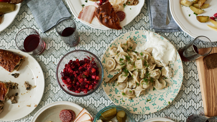 Минпромторг включит более 200 блюд в стандарт русской кухни