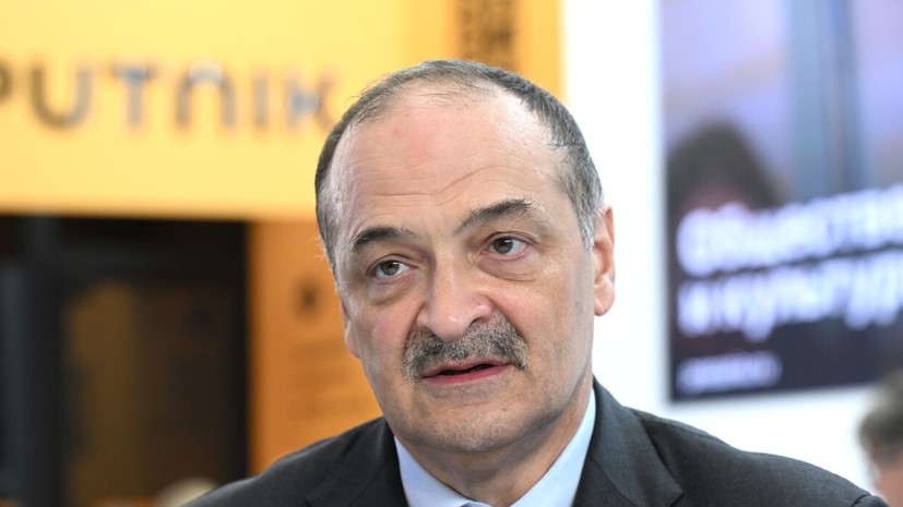 Глава Дагестана Меликов назвал глупой шуткой посвящённую ему песню