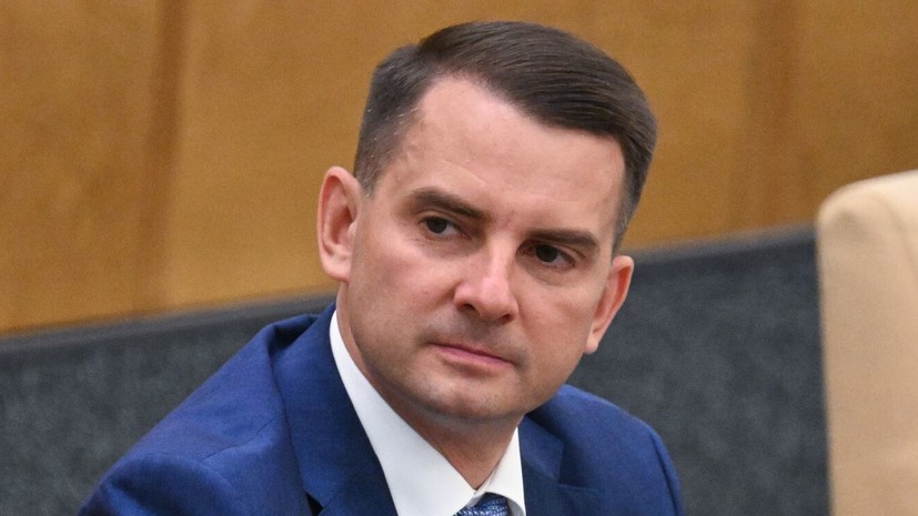 В Госдуме предложили закрепить «короткую пятницу» за счёт работы в другие дни