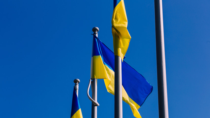 Депутат Костенко: Украина создала себе проблему, выпустив молодёжь из страны