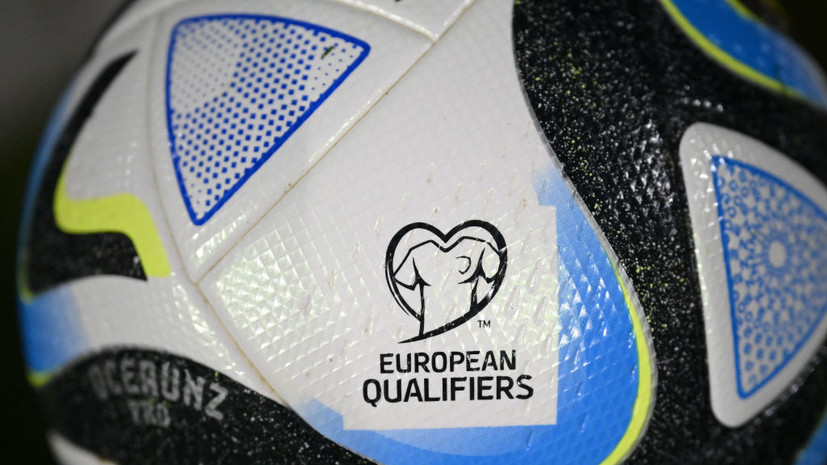 Матч отбора ЧМ Австрия — Кипр прервали из-за провалившегося газона