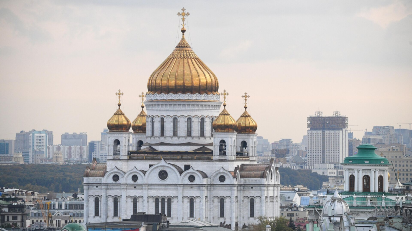 РПЦ: десятки тысяч верующих собрались в Москве в ожидании крестного хода