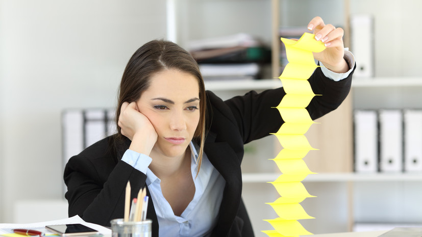 Врач Демьяновская: апатия и упадок сил могут указывать на сезонную депрессию