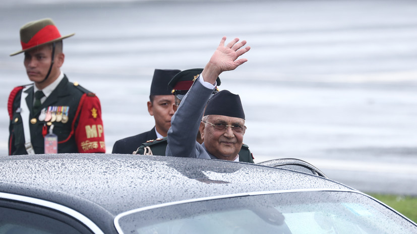 Президент Непала принял отставку премьера страны