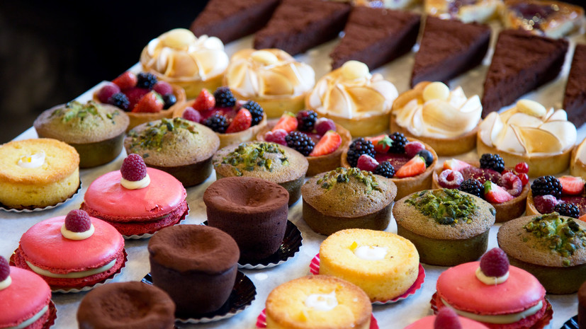 Офтальмолог Сулейманова объяснила, как десерты могут влиять на чёткость зрения