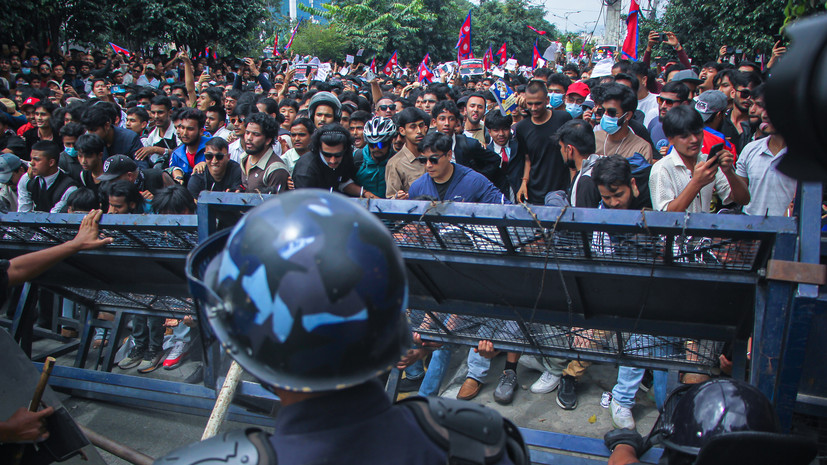 Армия Непала намерена развернуть войска, если в стране не прекратятся беспорядки
