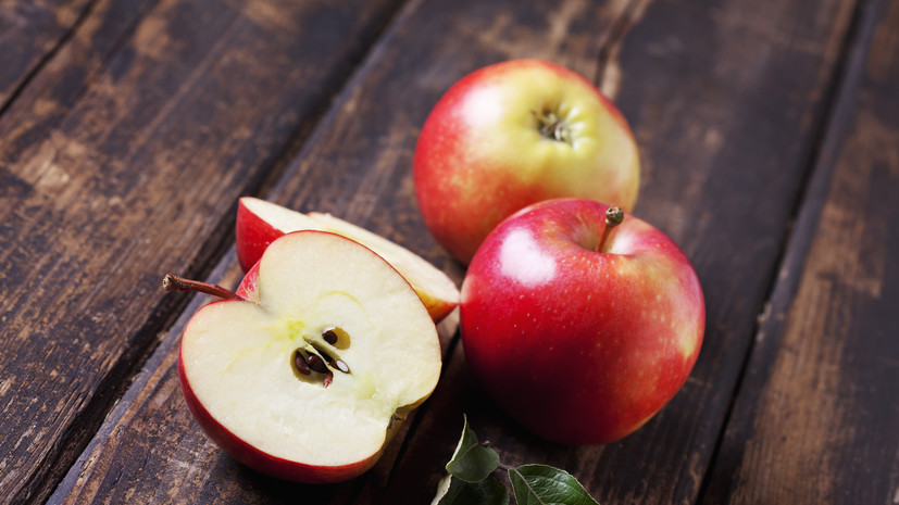 Нутрициолог Шарапова посоветовала есть яблоки в первой половине дня