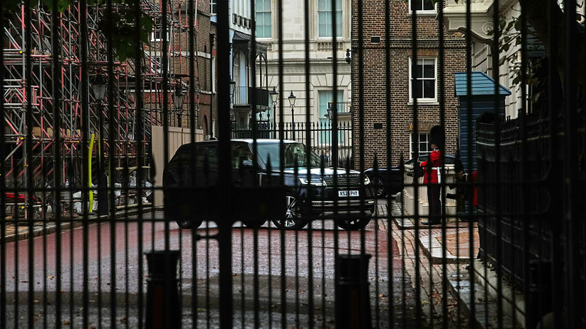 People: принц Гарри и король Карл III встретились впервые за полтора года