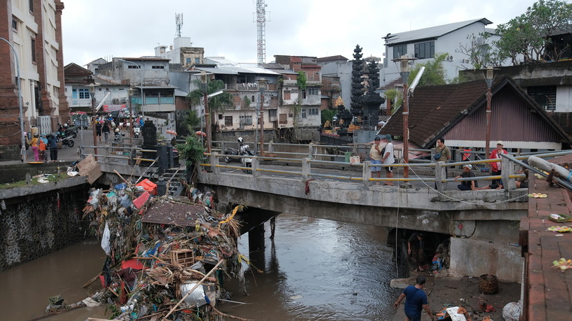 На Бали при наводнении погибли 14 человек, двое числятся пропавшими без вести