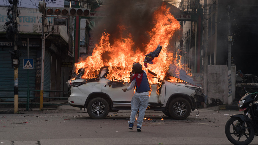 Россияне в Непале рассказали о напряжённой обстановке из-за агрессивной молодёжи