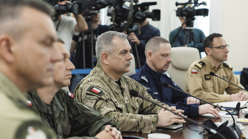 Захарова: решения Польши направлены на оправдание будущей эскалации в Европе